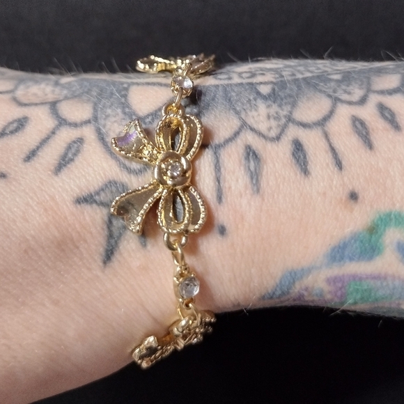 Gold And Rhinestone Bow Bracelet - Picture 6 of 9